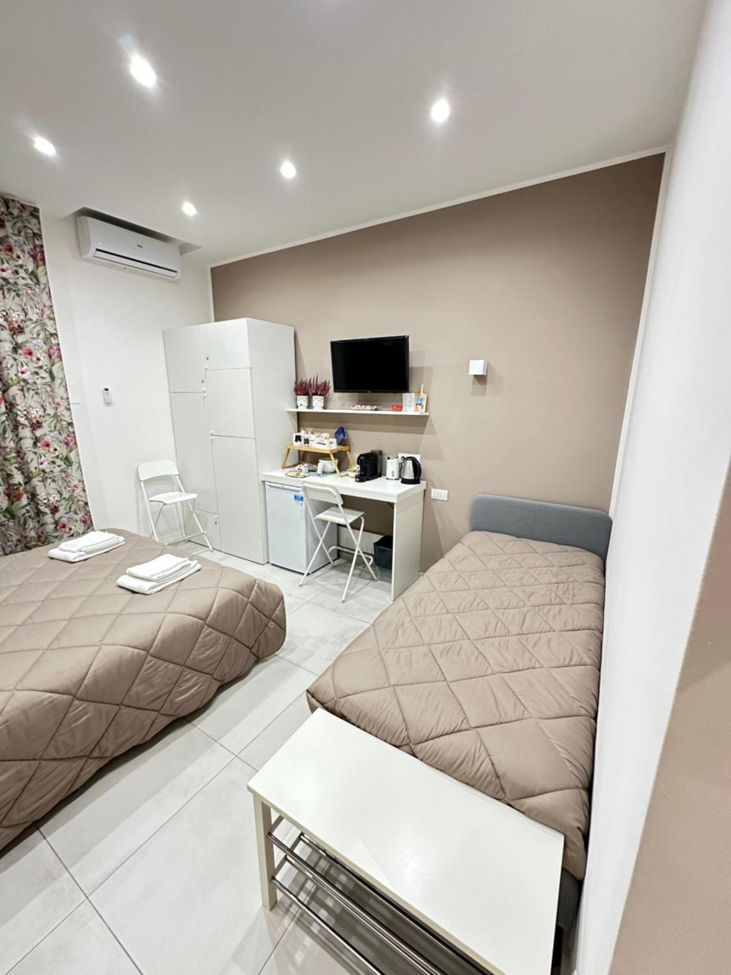 Di Passaggio Hotel บารี ภายนอก รูปภาพ