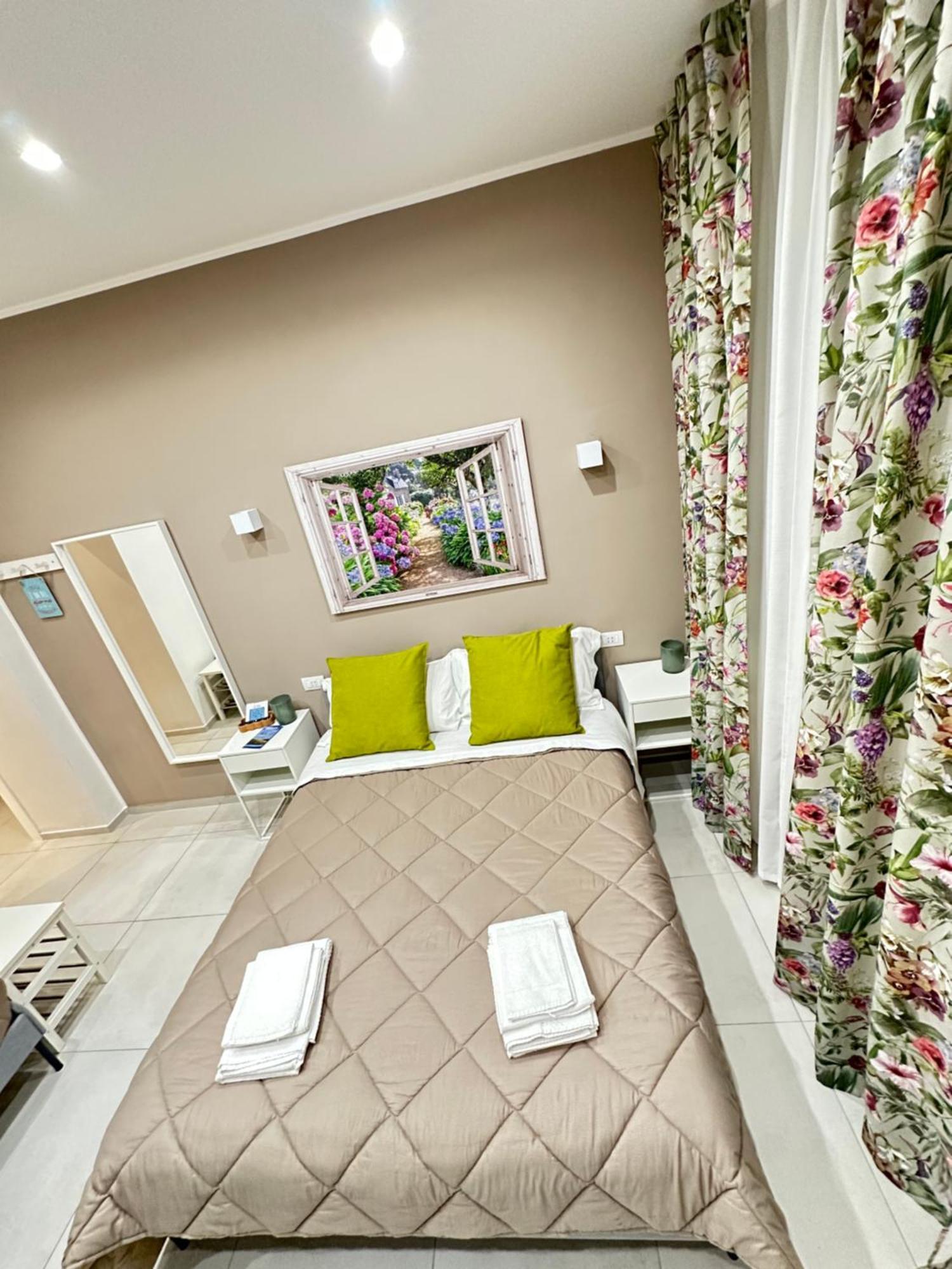 Di Passaggio Hotel บารี ภายนอก รูปภาพ